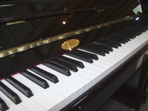 Klavier Kemble-Yamaha, 116 cm, schwarz poliert, NEU, 5 Jahre Garantie Bild 2