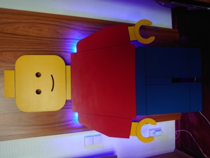 Lego Männchen mit Hintergrundlicht Bild 4
