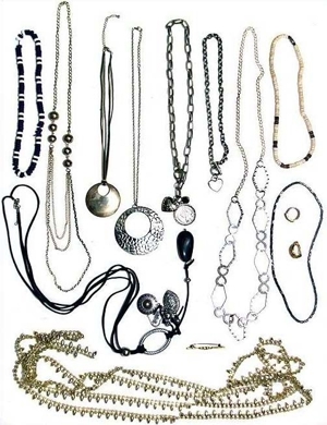 MODESCHMUCK - aus Nachlass - 26 ARMBÄNDER und HALSKETTEN Bild 7