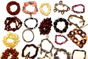 MODESCHMUCK - aus Nachlass - 26 ARMBÄNDER und HALSKETTEN Bild 2