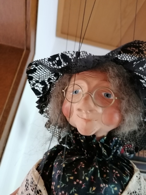 Oma Marionette 70 er Jahre mit Korb Bild 3