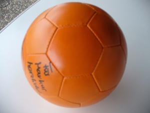 Fussball mit Autogramm von Benjamin Auer (Mainz 05) Bild 3
