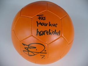Fussball mit Autogramm von Benjamin Auer (Mainz 05) Bild 1