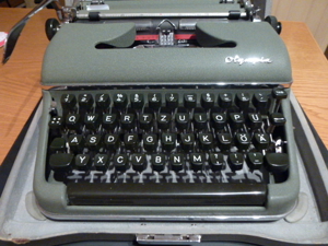 Schreibmaschine Olympia Bild 1
