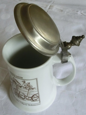 Krombacher Jahreskrug, WMF Biergläser, Diebels Sammelteller Bild 3