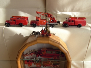 Feuerwehr Oldtimer Sammlung mit exklusiven Schaukasten Bild 7