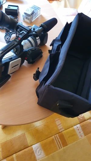 Komplettausrüstung für Profi - Filmer: Canon DV-Camcorder XL2, Bild 3