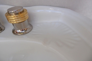 Hand-Waschbecken Waschtisch Gäste-WC mit 3-Loch Armatur, Zubehör Bild 6