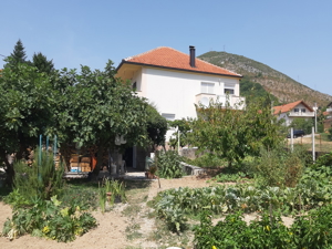 Modernes Haus in Mostar (Bosnien und Herzegowina), mit großem Garten Bild 15