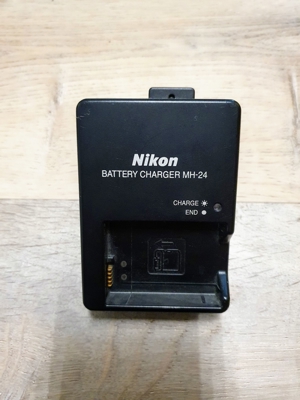 Nikon D5100 KIT VR 18-55mm Objektiv + 36 TSd. Auslösungen Bild 5