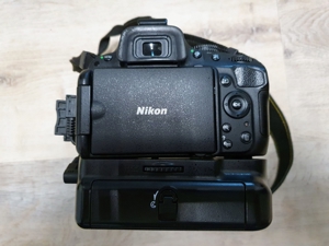 Nikon D5100 KIT VR 18-55mm Objektiv + 36 TSd. Auslösungen Bild 3