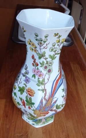 Vase, ca. 30 cm hoch, Porzellan, Manufaktur: Kaiser Bild 2