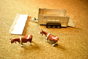 Siku 1:32: Massey Ferguson 8680 (auch John Deere Forwarder 4061, Viehanh.. 2890; Einzelpreis s. Text Bild 15