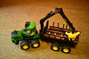 Siku 1:32: Massey Ferguson 8680 (auch John Deere Forwarder 4061, Viehanh.. 2890; Einzelpreis s. Text Bild 10