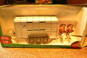 Siku 1:32: Massey Ferguson 8680 (auch John Deere Forwarder 4061, Viehanh.. 2890; Einzelpreis s. Text Bild 17