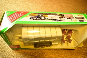 Siku 1:32: Massey Ferguson 8680 (auch John Deere Forwarder 4061, Viehanh.. 2890; Einzelpreis s. Text Bild 18