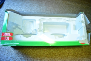 Siku 1:32: Massey Ferguson 8680 (auch John Deere Forwarder 4061, Viehanh.. 2890; Einzelpreis s. Text Bild 20