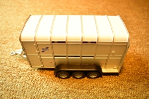 Siku 1:32: Massey Ferguson 8680 (auch John Deere Forwarder 4061, Viehanh.. 2890; Einzelpreis s. Text Bild 16