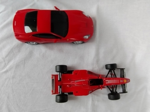 Ferrari Modelle 1:24 rot F300 Bild 3