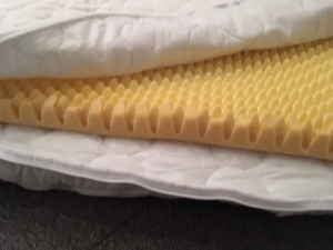 Matratzen-Topper hochwertig, gebraucht, Bezug waschbar; sehr guter Zustand, auf Gästebett benutzt Bild 8