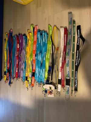 Für Sammler: 36 x Lanyard, Schlüsselband, Umhängeband