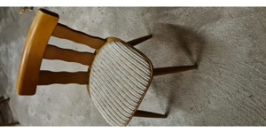 Holzstühle mit hellem Polster (20 Stück) Bild 1