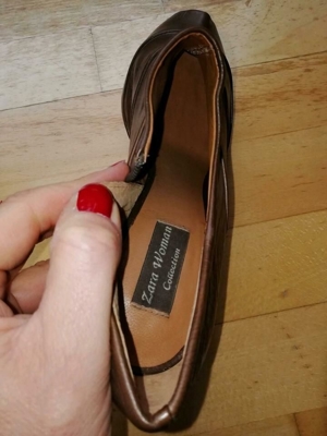 Braune Ankle Boots mit Cut Out, neuwertig, von Zara Woman Bild 5