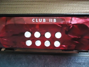 Wunderschönes "Hohner" Akkordeon Club II B, in roter Perlmut-Optik mit Koffer - NEU !!! Bild 4
