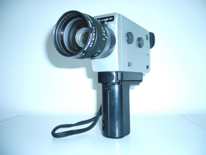 Formschöne Super-8-Filmkamera