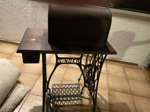 Antike Nähmaschine Fabrikat Singer Bild 2