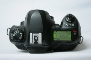 NIKON D100 DSLR Digitalkamera TOP Gehäuse Body + Zubehör Bild 4
