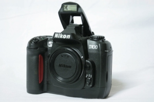 NIKON D100 DSLR Digitalkamera TOP Gehäuse Body + Zubehör Bild 1