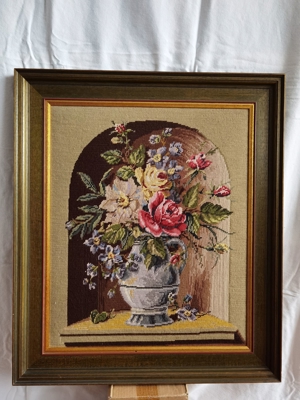 Gobelinstickerei Blumenstrauß mit stabilem Holz-Rahmen (75x65 cm)