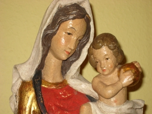 Holzfigur "Madonna mit Kind" Bild 2