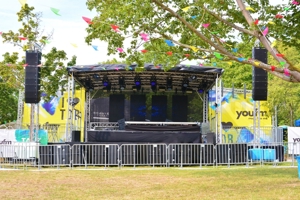 Rundbogenbühne, Mobile Bühne 8x6m 10x6m 12x8m, Smartstage, Stagemobil XL XLR XXL, Festivalbühne Bild 2