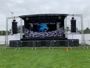 Rundbogenbühne, Mobile Bühne 8x6m 10x6m 12x8m, Smartstage, Stagemobil XL XLR XXL, Festivalbühne Bild 3