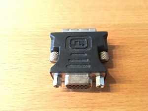 Adapter (VGA Adapter/ Klinken Audio Adapter/ 15 poliger Sub D auf zwei 5 Pol DIN Buchse) Bild 1