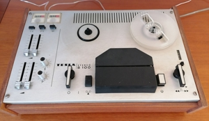 TESLA Stereo-Tonbandgerät B 100 mit Tonbändern, Zubehör, Boxen
