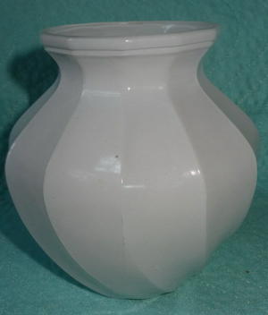 DP Styria Collection Stölzle Vase Blumenvase weis Opalglas  12 H12,5 kaum benutzt, einwandfrei erhal