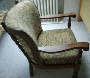 D Sitzgarnitur 4-teilig:1 Sitzcouch 2x Sessel 1x Tisch ältere Möbel zum Abhole Bild 8
