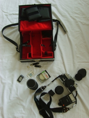 DM Minolta SR-T 303b Spiegelreflexkamera mit Zubehör und Koffer funktionsfähig