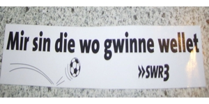 D SWR3 Aufkleber Mir sin die wo gwinne wellet SWR 3 kleiner Aufkleber 18x3 unbenutzt 