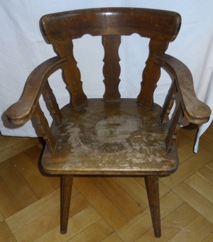 D Stuhl alter Lehnstuhl Vollholz zum neu Lackieren Armlehnstuhl Stuhl ansonsten einwandfrei erhalte Bild 1