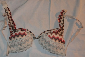 KA BH Gr. 32 Cup A Spitzenbesatz mehrfarbig Unterwäsche 100 Polyester Polyamide kaum getragen