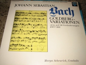 Viele Vinyl LPs--Klassik-- alles dabei-Beethoven.Karajan-Bach-usw