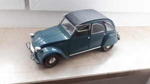 1 18 Modellauto Citroen-- 8 x 2 CV -- 1 x DS 19---siehe die Fotos Bild 4
