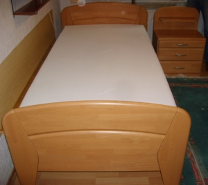 DN VALDI PL TBUR Bett mit Nachttisch Seniorenzimmer Lattenrost mit Fernbedienung Seniorenbett kurz b