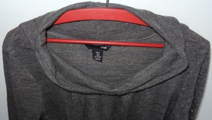 KT H&M Pullover Damenpullover Gr. M grau mit Lurex 100% Polyester kaum getragen Damen Kleidung Bild 4
