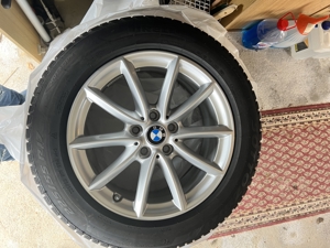 Winterreifen Pirelli mit original BMW-Felgen zu verkaufen