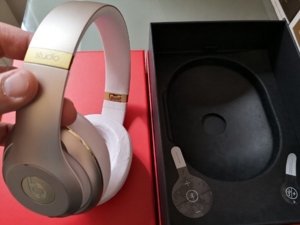 beatsstudio2 wireless metallic edition gold